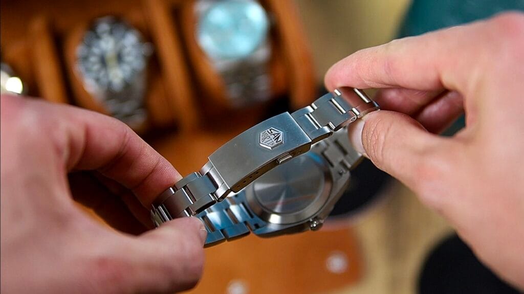 San Martin SN0107 - signed clasp