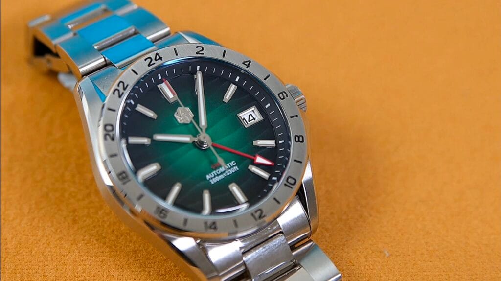 San Martin SN0129 - dial close-up