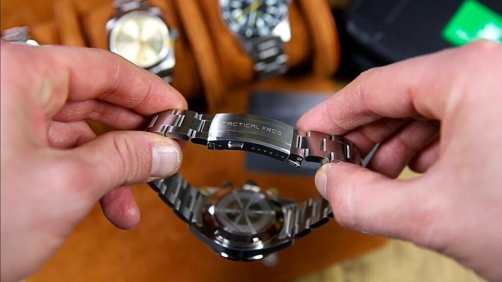 Tactical Frog VS75 - signed and milled clasp