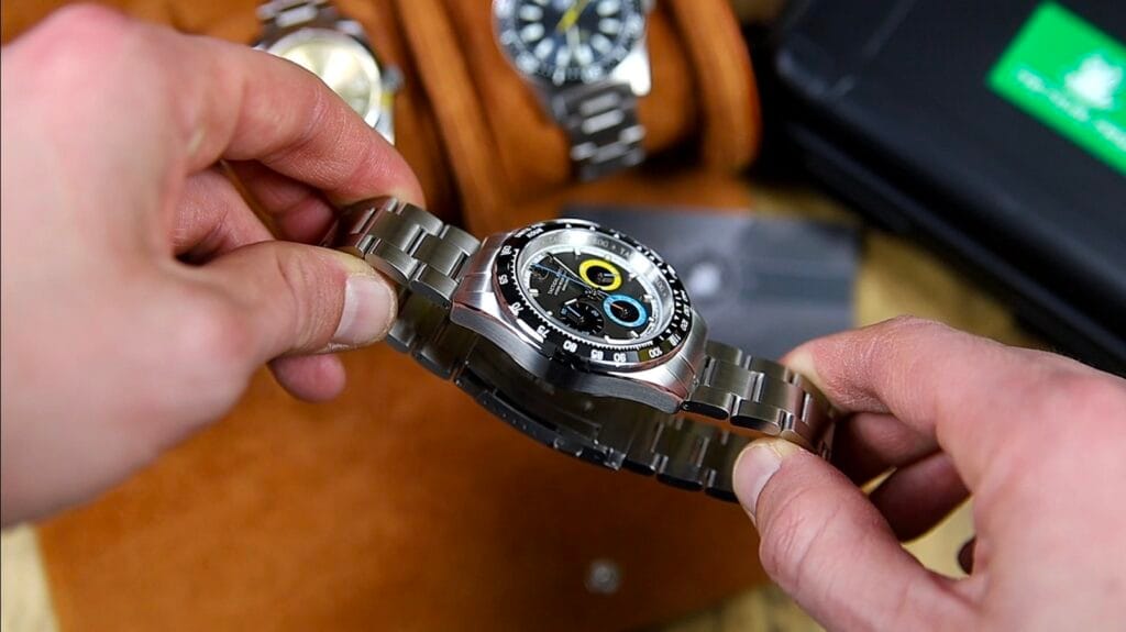 Tactical Frog VS75 - mix of brushed and polished finishing