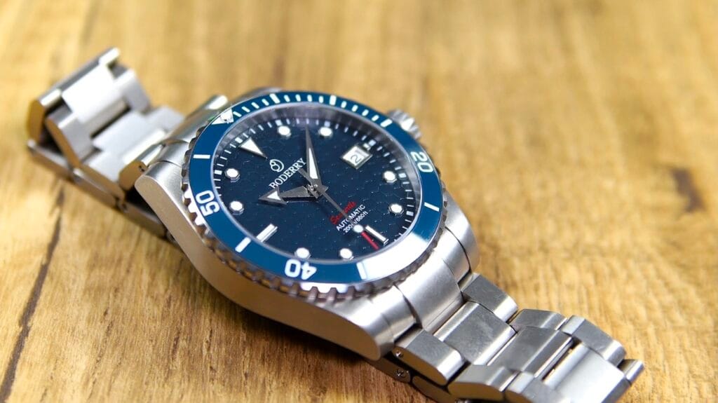 Boderry Seaturtle Titanium Watch - red seconds tip