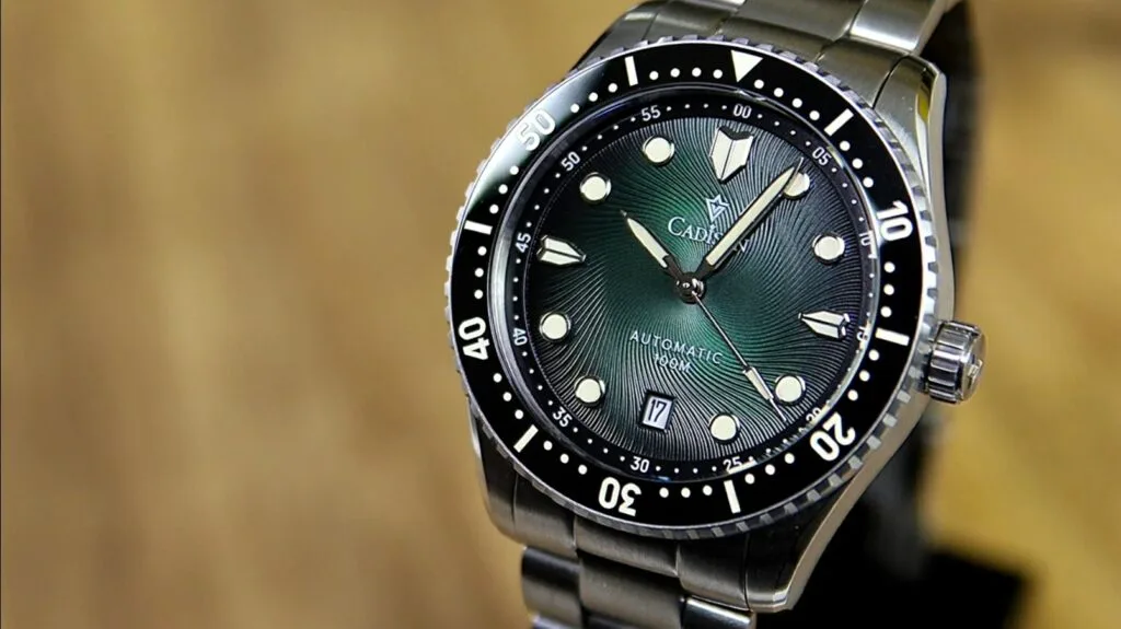 Cadisen C8245M - guilloche dial