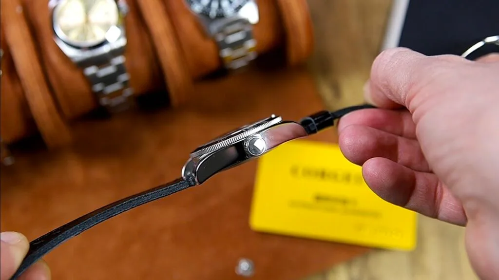 Corgeut 2010 - screw-in crown