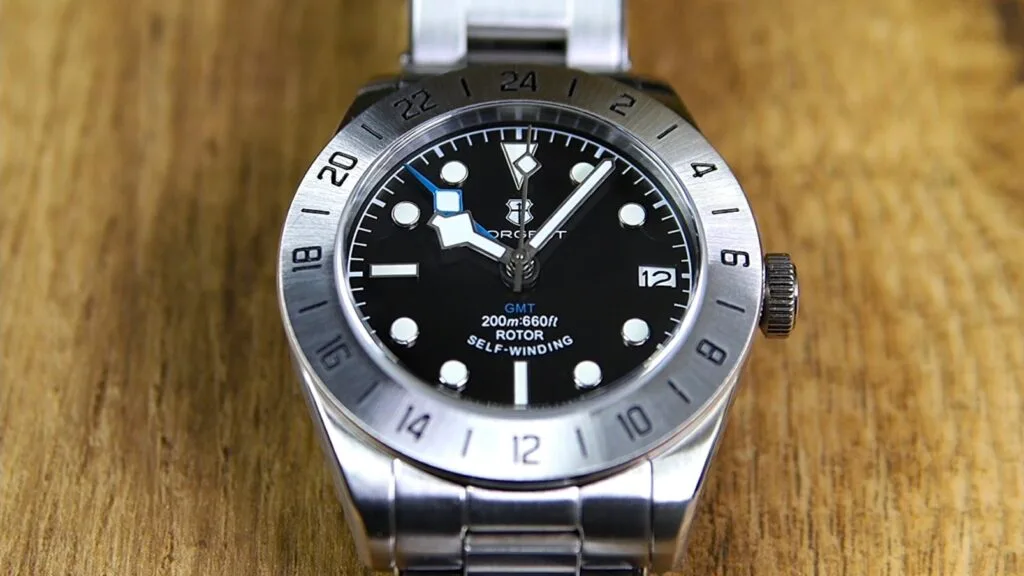 Corgeut 6005 GMT Review – A Budget Travel Watch With a Twist