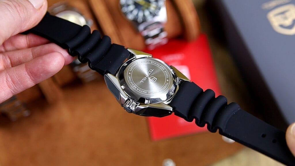 Tophill TD008G - screwdown caseback