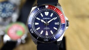 Tophill TD008G - dial macro shot