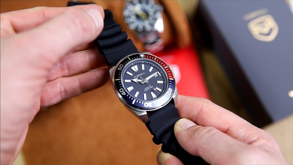 Tophill TD008G - steel bezel