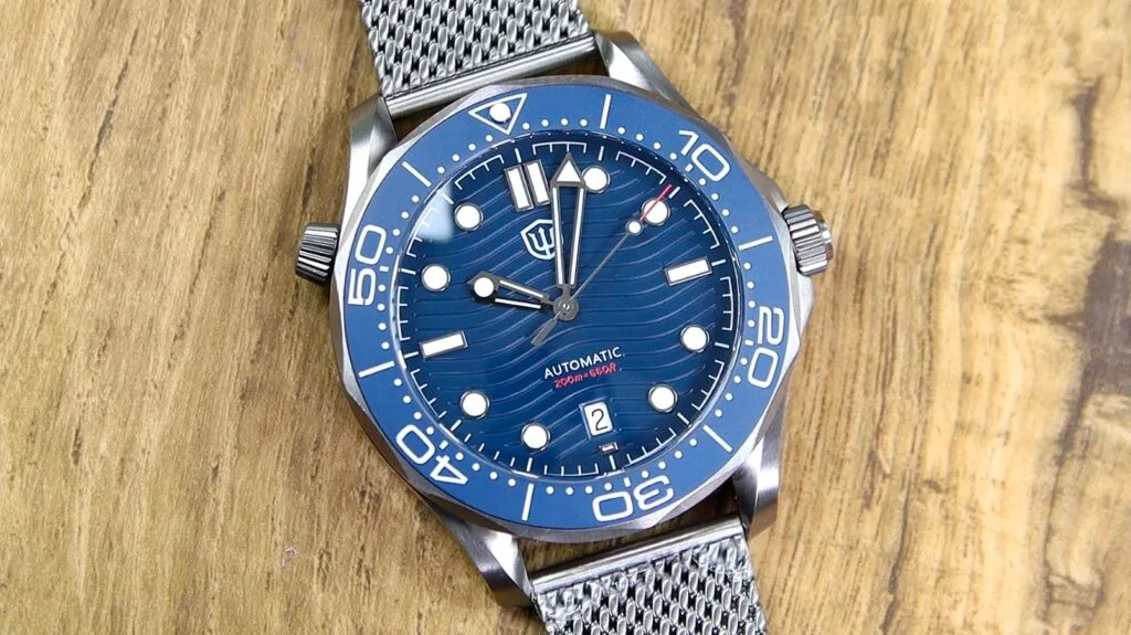 Watchdives WD007 V4 - lumed bezel