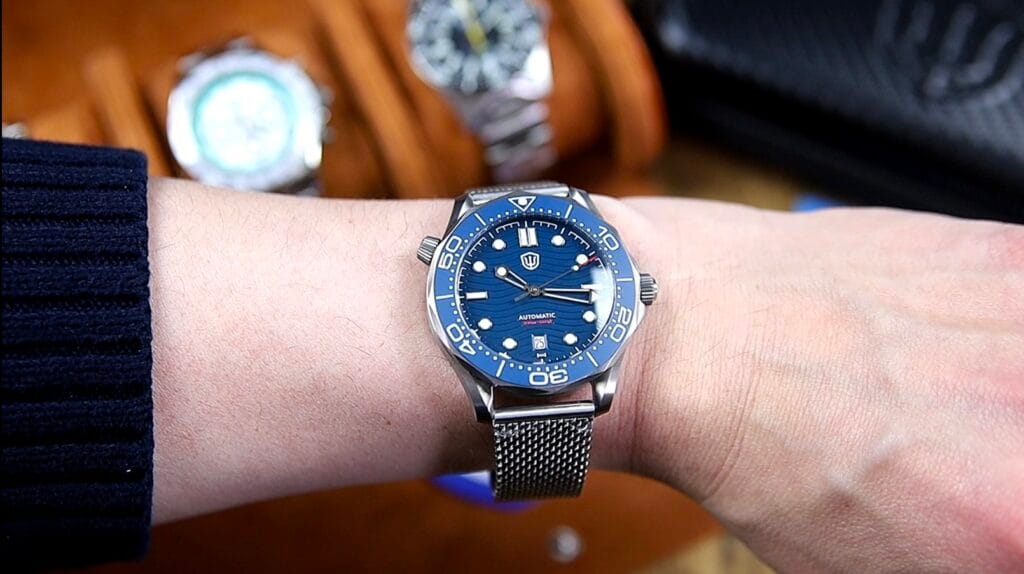 Watchdives WD007 V4 - wrist shot