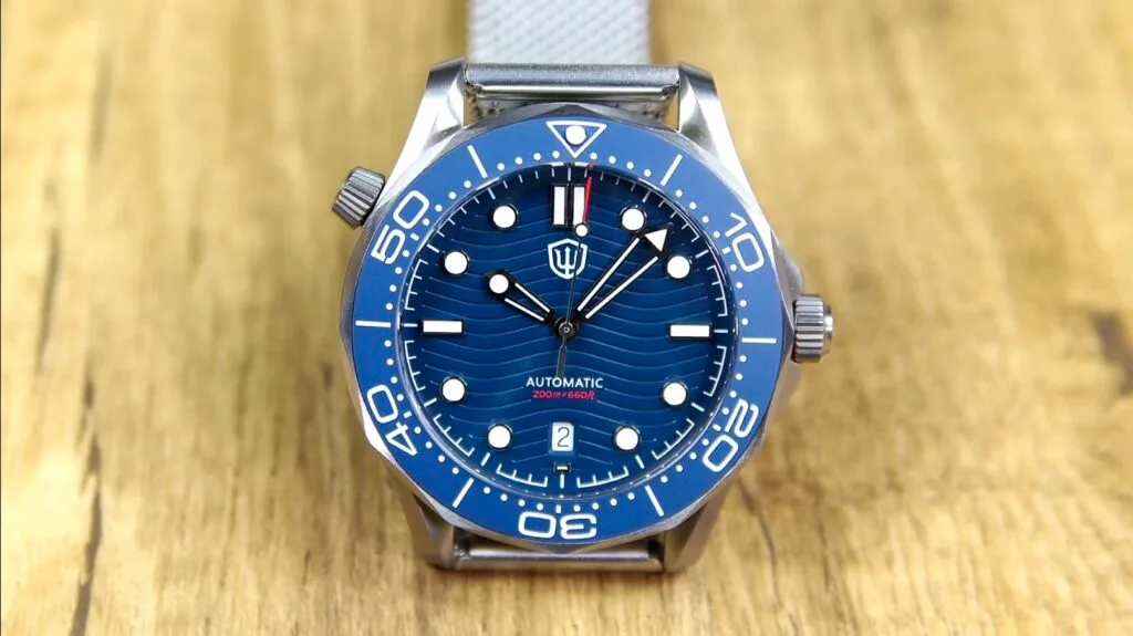 Watchdives WD007 V4 - 42mm diameter