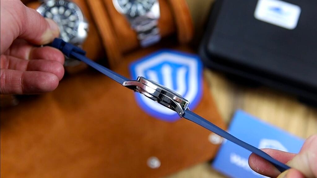 Watchdives WD50Q - layered case design