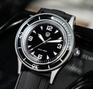 Watchdives WD50Q black dial