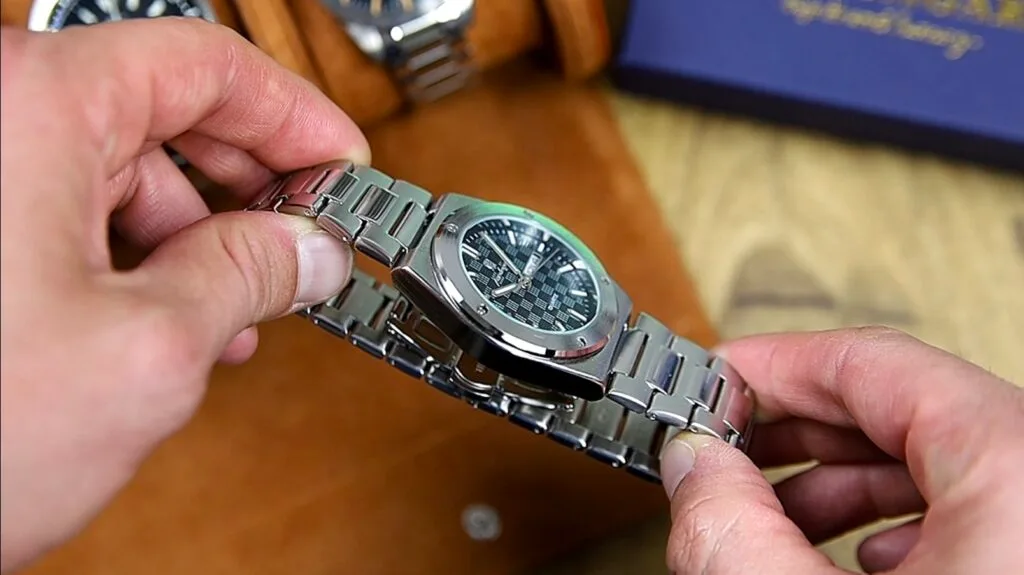 Poedagar 696 Watch Review - Timed Reviews