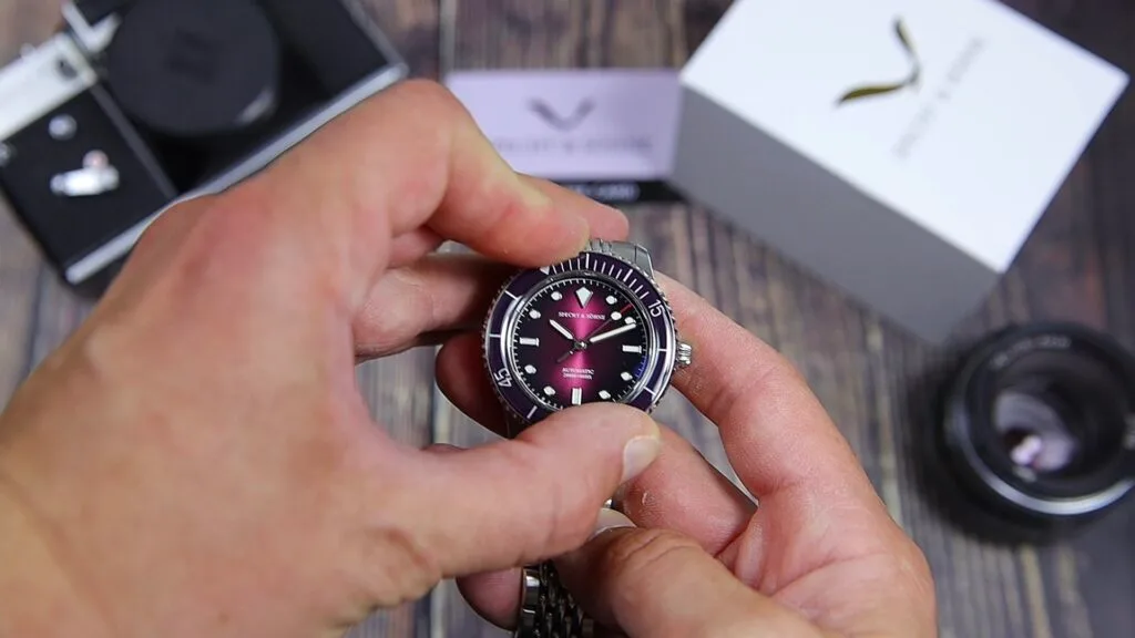 Specht & Söhne SP0033 Review – Diver With a Sapphire Bezel