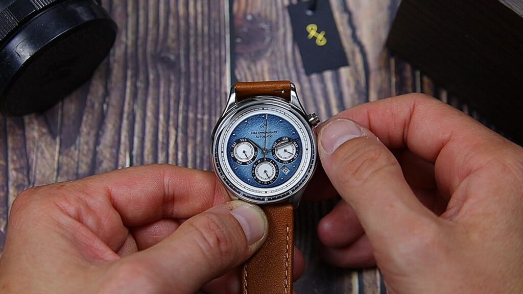 AV86 1564 Chronodate Automatic Watch Review - Timed Reviews
