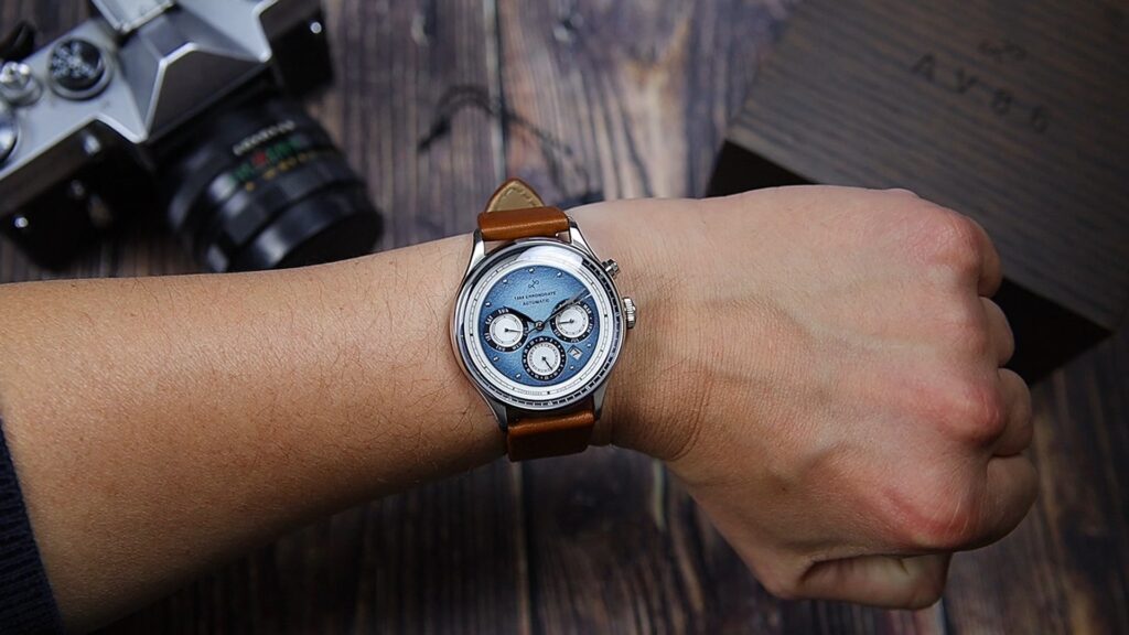 AV86 1564 Chronodate Automatic Watch Review - Timed Reviews
