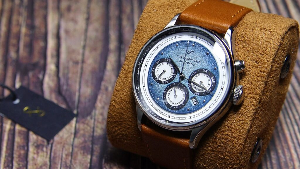 AV86 1564 Chronodate Automatic Watch Review - Timed Reviews